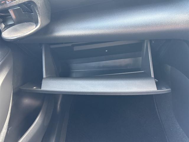 ヤリスクロス ハイブリッドＺ　純正ディスプレイオーディオ（ラジオ、スマホ連携、ＵＳＢ）、シートヒーター、ハンドルヒーター、モデリスタ、純正ミラードラレコ、純正アルミホイール、全方位モニター（48枚目）