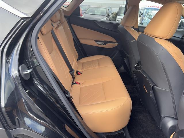 NX NX250 バージョンL 車検2年付き、純正ナビ(フルセグ・スマホ連携)、パノラマビューカメラ、ETC2.0、純正アルミ、パワーシート、シートヒーター&クーラー、LEDヘッドライト、ハンドルヒーター、レザーシート(20枚目)