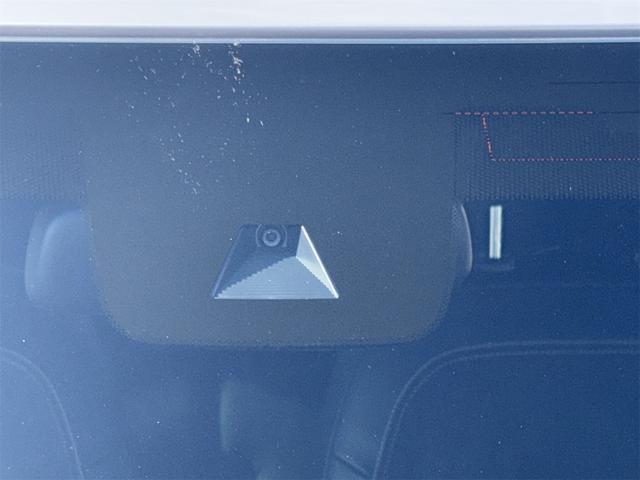 Ｎ－ＯＮＥ プレミアム　オーディオレス車、ＬＥＤヘッドライト、オートライト、シートヒーター、オートエアコン、純正アルミホイール、クルーズコントロール、ワンオーナー、禁煙車（11枚目）