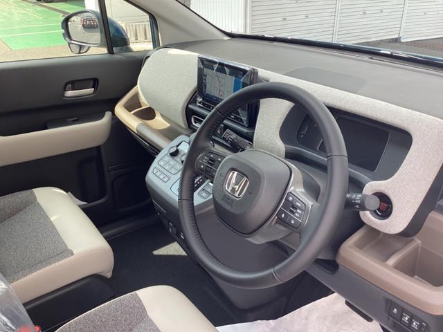 フリード エアー EX 純正8インチナビ(10枚目)