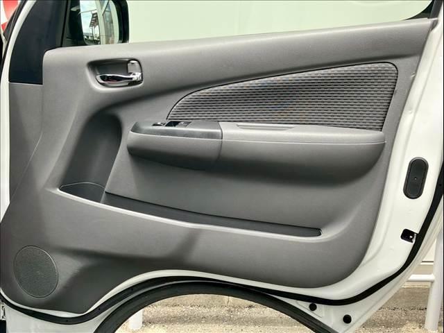 NV350キャラバンバン 5ドア ディーゼル プレミアムGX 4WD リアヒーター リアクーラー ベットキット(ベット新品) ETC バックカメラ 日産メモリーナビ(MC313D-W) オートライト(11枚目)