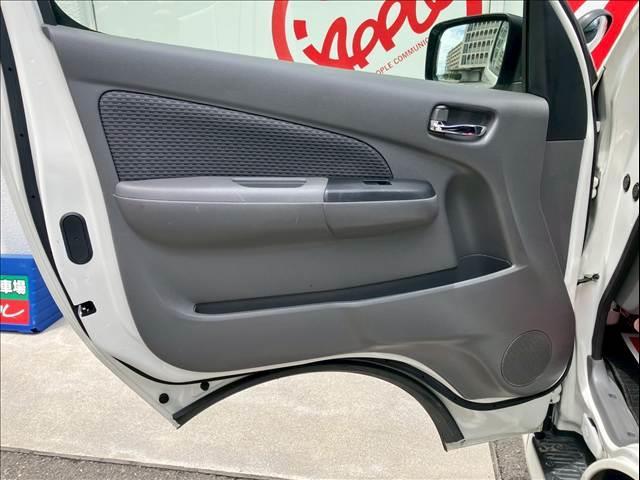 NV350キャラバンバン 5ドア ディーゼル プレミアムGX 4WD リアヒーター リアクーラー ベットキット(ベット新品) ETC バックカメラ 日産メモリーナビ(MC313D-W) オートライト(13枚目)