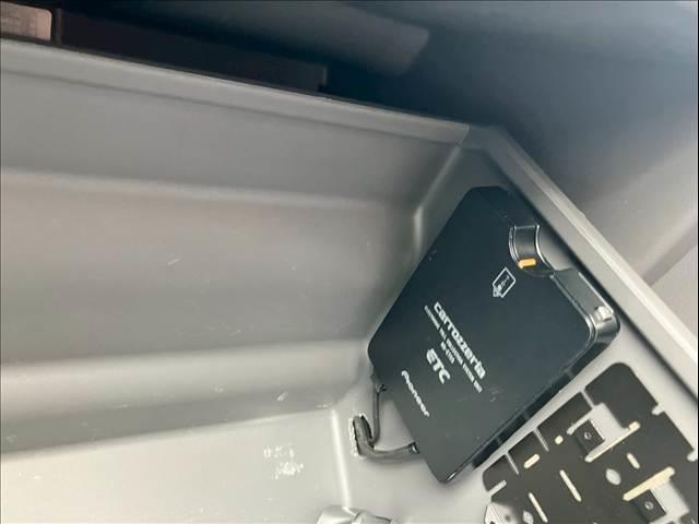 NV350キャラバンバン 5ドア ディーゼル プレミアムGX 4WD リアヒーター リアクーラー ベットキット(ベット新品) ETC バックカメラ 日産メモリーナビ(MC313D-W) オートライト(23枚目)