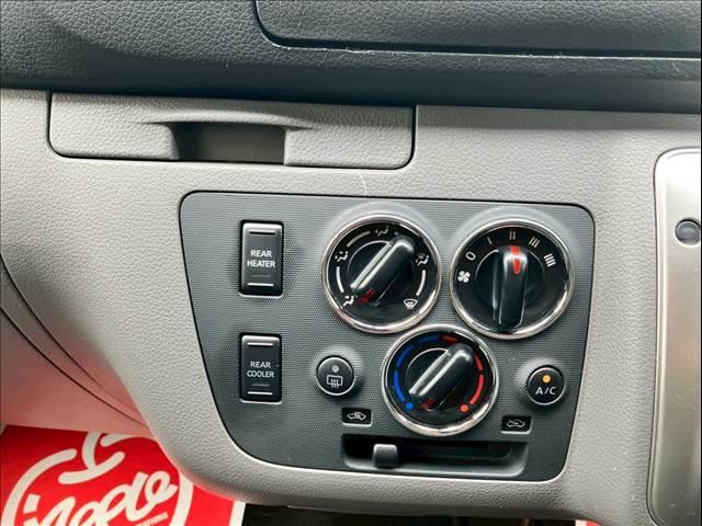 NV350キャラバンバン 5ドア ディーゼル プレミアムGX 4WD リアヒーター リアクーラー ベットキット(ベット新品) ETC バックカメラ 日産メモリーナビ(MC313D-W) オートライト(29枚目)