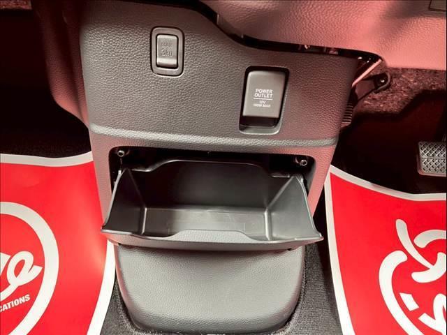 Ｎ－ＢＯＸカスタム カスタム　Ｇ・Ｌ　Ｈｏｎｄａ　ＳＥＮＳＩＮＧ　バックカメラ　ＥＴＣ　シートヒーター　左電動スライド　アダプティブクルーズコントロール　社外メモリーナビ（ＭＤＶ－Ｓ７０８Ｌ）（25枚目）