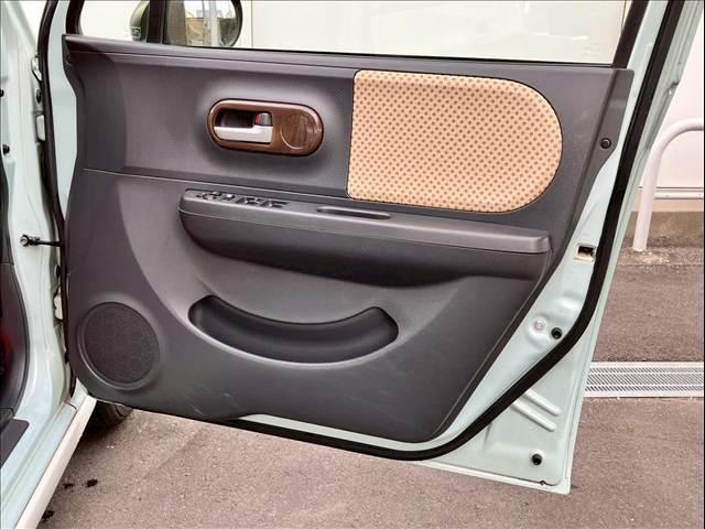 アルトラパン リミテッド　ワンオーナー　禁煙車　シートヒーター　ＥＴＣ　ＡＭ／ＦＭ／ＣＤオーディオ　プッシュスタート　パワーウィンドウ　パワーステアリング　エアコン　運転席エアバック　助手席エアバック（12枚目）