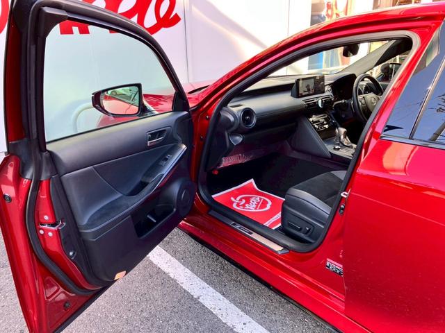 ＩＳ ＩＳ３００ｈ　ＦスポーツモードブラックＩＩＩ　ワンオーナー　サンルーフ　セーフティシステムプラス　ＢＳＭ　パワーシート　３連フルＬＥＤヘッドランプ　ＥＴＣ２．０　バックカメラ　シートヒーター＆ファン　ステアリングヒーター（11枚目）