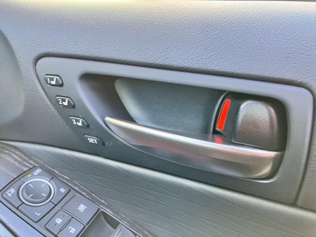 ＩＳ ＩＳ３００ｈ　ＦスポーツモードブラックＩＩＩ　ワンオーナー　サンルーフ　セーフティシステムプラス　ＢＳＭ　パワーシート　３連フルＬＥＤヘッドランプ　ＥＴＣ２．０　バックカメラ　シートヒーター＆ファン　ステアリングヒーター（34枚目）