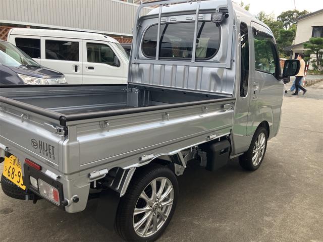 ハイゼットトラック 　ジャンボカスタム　三方開　ＣＶＴ　衝突被害軽減システム　クリアランスソナー　スマートキー　アイドリングストップ　電動格納ミラー　アルミホイール　ＥＳＣ　エアコン　パワーウィンドウ　運転席エアバッグ（5枚目）