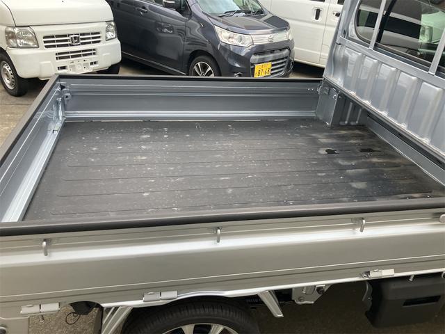 ハイゼットトラック 　ジャンボカスタム　三方開　ＣＶＴ　衝突被害軽減システム　クリアランスソナー　スマートキー　アイドリングストップ　電動格納ミラー　アルミホイール　ＥＳＣ　エアコン　パワーウィンドウ　運転席エアバッグ（16枚目）