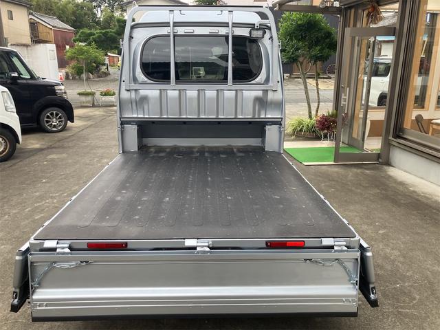 ハイゼットトラック 　ジャンボカスタム　三方開　ＣＶＴ　衝突被害軽減システム　クリアランスソナー　スマートキー　アイドリングストップ　電動格納ミラー　アルミホイール　ＥＳＣ　エアコン　パワーウィンドウ　運転席エアバッグ（18枚目）