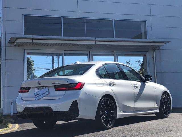 Ｍ３４０ｉ　ｘＤｒｉｖｅ　当社試乗車ＵＰ・カーブドディスプレイ・ＡｐｐｌｅＣａｒＰｌａｙ・アンビエントライト・電動リアゲート・黒革シート・シートヒーター・アクティブクルーズ・ヘッドアップディスプレイ・全方位カメラ・ミラーＥＴＣ(11枚目)