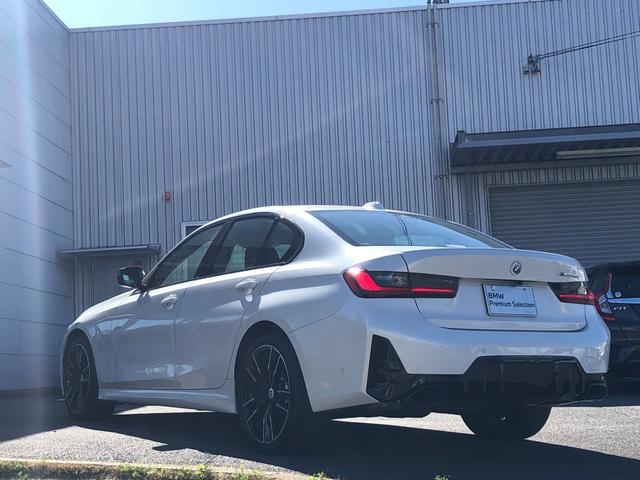 ３シリーズ Ｍ３４０ｉ　ｘＤｒｉｖｅ　当社試乗車ＵＰ・カーブドディスプレイ・ＡｐｐｌｅＣａｒＰｌａｙ・アンビエントライト・電動リアゲート・黒革シート・シートヒーター・アクティブクルーズ・ヘッドアップディスプレイ・全方位カメラ・ミラーＥＴＣ（13枚目）