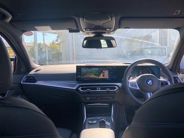 ３シリーズ Ｍ３４０ｉ　ｘＤｒｉｖｅ　当社試乗車ＵＰ・カーブドディスプレイ・ＡｐｐｌｅＣａｒＰｌａｙ・アンビエントライト・電動リアゲート・黒革シート・シートヒーター・アクティブクルーズ・ヘッドアップディスプレイ・全方位カメラ・ミラーＥＴＣ（32枚目）