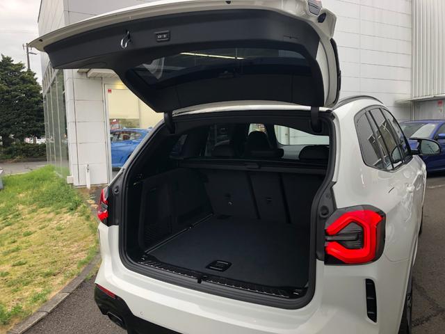 Ｘ３ Ｍ４０ｄ　当社管理ユーザー様下取車・ファストトラックＰＫＧ・黒革シート・シートヒーター・２１インチＡＷ・ＡｐｐｌｅＣａｒＰｌａｙ・アンビエントライト・電動リアゲート・ＨＵＤ・全方位カメラ・ミラーＥＴＣ（14枚目）