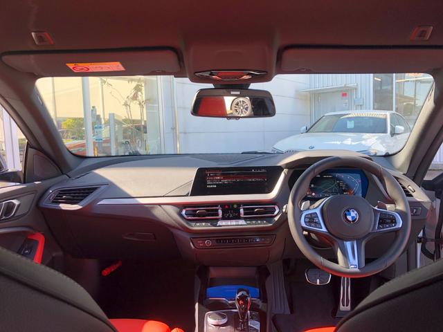 Ｍ２３５ｉ　ｘＤｒｉｖｅグランクーペ　当社試乗車ＵＰ・ＭプラスＰＫＧ・マグマレッドレザー・Ｍスポーツシート・シートヒーター・ＡｐｐｌｅＣａｒＰｌａｙ・アンビエントライト・ヘッドアップディスプレイ・・バックカメラ・ミラーＥＴＣ(33枚目)