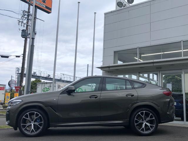 Ｘ６ ｘＤｒｉｖｅ　３５ｄ　Ｍスポーツハイラインパッケージ　当社試乗車ＵＰ・パノラマサンルーフ・黒革シート・シートヒーター・ヘッドアップディスプレイ・２１インチＯＰＡＷ・ＡｐｐｌｅＣａｒＰｌａｙ・アンビエントライト・電動リアゲート・全方位カメラ・ミラーＥＴＣ（9枚目）