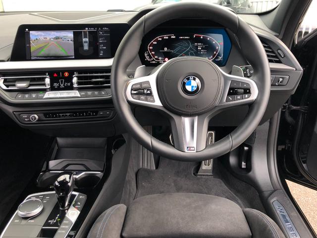 １シリーズ Ｍ１３５ｉ　ｘＤｒｉｖｅ　当社試乗車ＵＰ・Ｍプラスパッケージ・Ｍスポーツシート・Ｍシートベルト・アダプティブサスペンション・シートヒーター・ＡｐｐｌｅＣａｒＰｌａｙ・アンビエントライト・電動リアゲート・ＨＵＤ・ミラーＥＴＣ（29枚目）