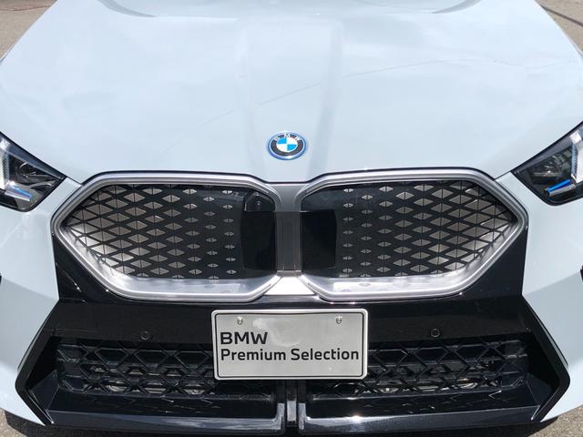 ｉＸ２ ｘＤｒｉｖｅ　３０　Ｍスポーツ　ハイラインパッケージ　当社試乗車ＵＰ・カーブドディスプレイ・ＨＵＤ・アンビエントライト・電動ゲート・ＡｐｐｌｅＣａｒＰｌａｙ・２０インチＡＷ・アンドロイドオート・黒革シート・シートヒーター・全方位カメラ・ミラーＥＴＣ（70枚目）