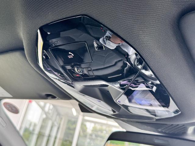５シリーズ ５２３ｉ　Ｍスポーツ　当社試乗車ＵＰ・コンフォートドライビングＰＫＧ・カーブドディスプレイ・ＡｐｐｌｅＣａｒＰｌａｙ・アンビエントライト・電動トランク・１９インチＡＷ・ハンズオフ・全方位カメラ・ミラーＥＴＣ（62枚目）