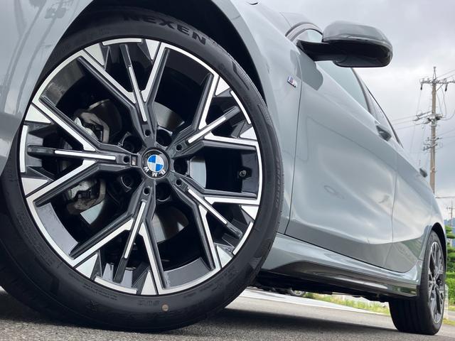 １シリーズ 　当社試乗車ＵＰ・テクノロジーＰＫＧ・カーブドディスプレイ・ＡｐｐｌｅＣａｒＰｌａｙ・アンドロイドオート・アンビエントライト・ＨＵＤ・ハンズオフアシスト・シートヒーター・全方位カメラ・ミラーＥＴＣ（17枚目）