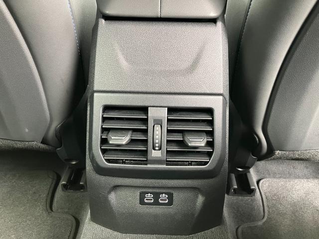 １シリーズ 　当社試乗車ＵＰ・テクノロジーＰＫＧ・カーブドディスプレイ・ＡｐｐｌｅＣａｒＰｌａｙ・アンドロイドオート・アンビエントライト・ＨＵＤ・ハンズオフアシスト・シートヒーター・全方位カメラ・ミラーＥＴＣ（31枚目）