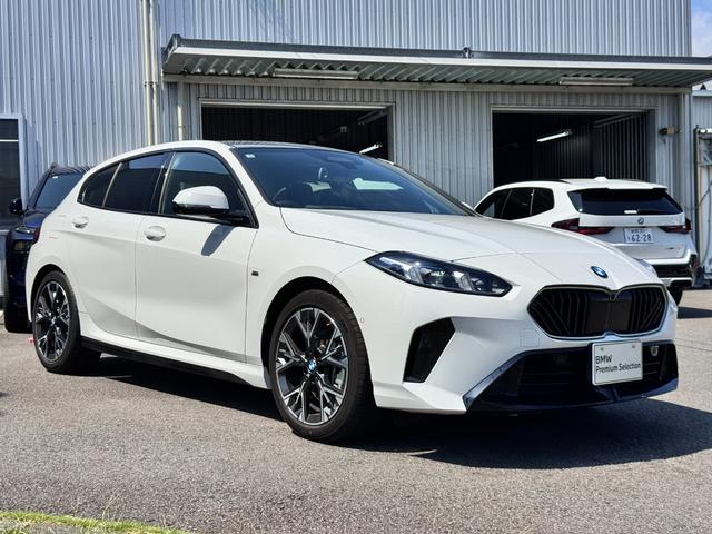 1シリーズ 120d Mスポーツ ハイラインパッケージ 当社デモカー・カーブドディスプレイ・ハーマンカードン・アンビエントライト・AppleCarPlay・アンドロイドオート・18インチAW・ルーフブラック・HUD・シートヒーター・黒革シート・ミラーETC(8枚目)