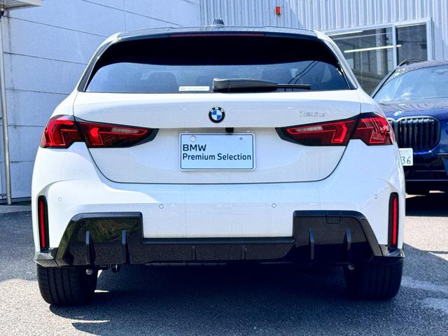 1シリーズ 120d Mスポーツ ハイラインパッケージ 当社デモカー・カーブドディスプレイ・ハーマンカードン・アンビエントライト・AppleCarPlay・アンドロイドオート・18インチAW・ルーフブラック・HUD・シートヒーター・黒革シート・ミラーETC(11枚目)