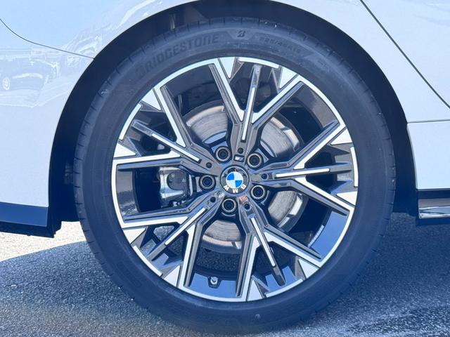 1シリーズ 120d Mスポーツ ハイラインパッケージ 当社デモカー・カーブドディスプレイ・ハーマンカードン・アンビエントライト・AppleCarPlay・アンドロイドオート・18インチAW・ルーフブラック・HUD・シートヒーター・黒革シート・ミラーETC(14枚目)