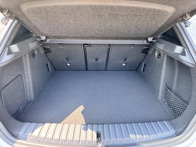 1シリーズ 120d Mスポーツ ハイラインパッケージ 当社デモカー・カーブドディスプレイ・ハーマンカードン・アンビエントライト・AppleCarPlay・アンドロイドオート・18インチAW・ルーフブラック・HUD・シートヒーター・黒革シート・ミラーETC(29枚目)