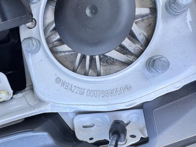 1シリーズ 120d Mスポーツ ハイラインパッケージ 当社デモカー・カーブドディスプレイ・ハーマンカードン・アンビエントライト・AppleCarPlay・アンドロイドオート・18インチAW・ルーフブラック・HUD・シートヒーター・黒革シート・ミラーETC(73枚目)