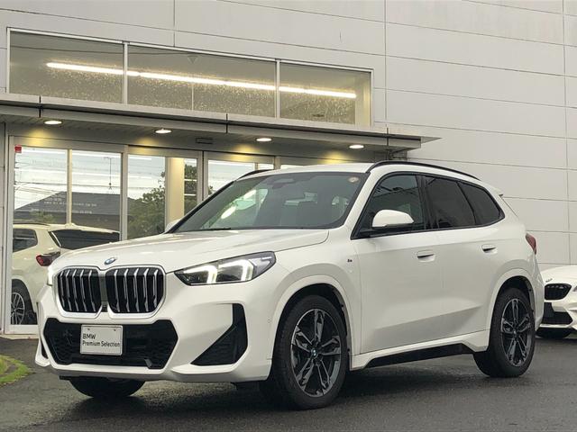 Ｘ１ ｘＤｒｉｖｅ　２０ｄ　Ｍスポーツ　試乗車・１９インチアルミ・ステアリングＨ　　ＡｐｐｌｅＣａｒＰｌａｙ・アンビエントライトａｎｄｒｏｉｄオート・全方位カメラ・シートヒーター・ＨＵＤ・インテリアカメラ・電動トランク・ミラーＥＴＣ（6枚目）