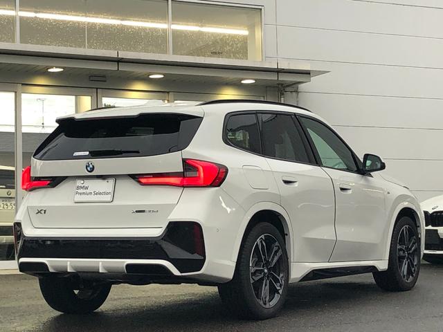 Ｘ１ ｘＤｒｉｖｅ　２０ｄ　Ｍスポーツ　試乗車・１９インチアルミ・ステアリングＨ　　ＡｐｐｌｅＣａｒＰｌａｙ・アンビエントライトａｎｄｒｏｉｄオート・全方位カメラ・シートヒーター・ＨＵＤ・インテリアカメラ・電動トランク・ミラーＥＴＣ（33枚目）