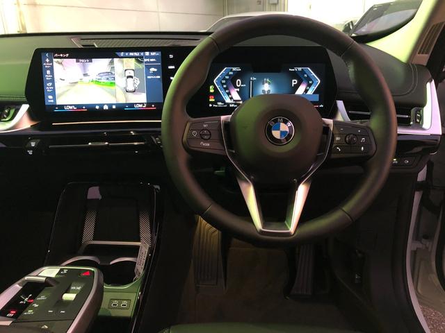 Ｘ１ ｘＤｒｉｖｅ　２０ｄ　ｘライン　試乗車・１８インチＡＷ・ａｎｄｒｏｉｄオート・ＡＣＣ　ＡｐｐｌｅＣａｒＰｌａｙ・アンビエントライト・全方位カメラ・ＨＵＤ・電動シート・電動トランク・シートヒーター・ワイヤレスチャージ・ミラーＥＴＣ（28枚目）