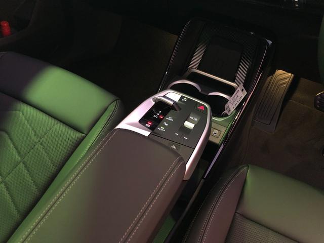 Ｘ１ ｘＤｒｉｖｅ　２０ｄ　ｘライン　試乗車・１８インチＡＷ・ａｎｄｒｏｉｄオート・ＡＣＣ　ＡｐｐｌｅＣａｒＰｌａｙ・アンビエントライト・全方位カメラ・ＨＵＤ・電動シート・電動トランク・シートヒーター・ワイヤレスチャージ・ミラーＥＴＣ（31枚目）