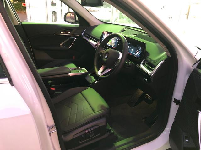 Ｘ１ ｘＤｒｉｖｅ　２０ｄ　ｘライン　試乗車・１８インチＡＷ・ａｎｄｒｏｉｄオート・ＡＣＣ　ＡｐｐｌｅＣａｒＰｌａｙ・アンビエントライト・全方位カメラ・ＨＵＤ・電動シート・電動トランク・シートヒーター・ワイヤレスチャージ・ミラーＥＴＣ（37枚目）