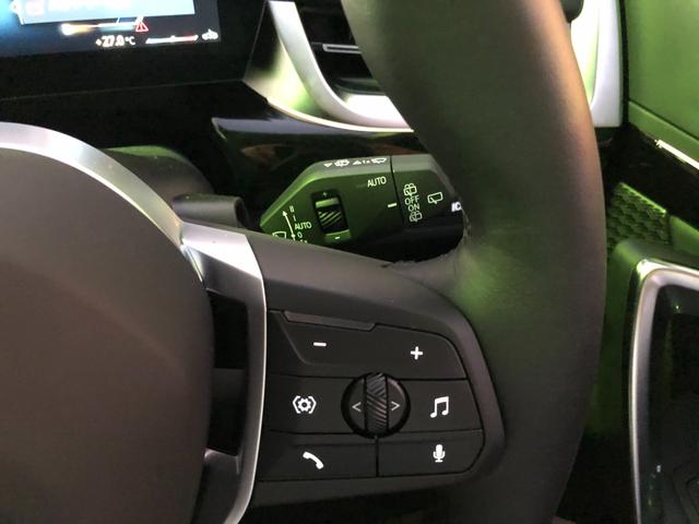 Ｘ１ ｘＤｒｉｖｅ　２０ｄ　ｘライン　試乗車・１８インチＡＷ・ａｎｄｒｏｉｄオート・ＡＣＣ　ＡｐｐｌｅＣａｒＰｌａｙ・アンビエントライト・全方位カメラ・ＨＵＤ・電動シート・電動トランク・シートヒーター・ワイヤレスチャージ・ミラーＥＴＣ（47枚目）