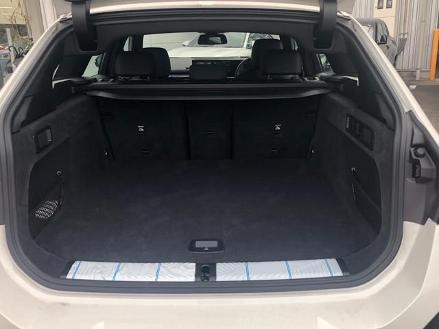 ５シリーズ ５２３ｄ　ｘＤｒｉｖｅツーリング　Ｍスポーツ　試乗車・２０インチＡＷ・コンフォートＤＰＫＧ　　ＡｐｐｌｅＣａｒＰｌａｙ・アンビエントライト・全方位カメラ・ヘッドＵＰディスプレイ・Ａサスペンション・純正ＴＶ・電動トランク・電動シート・ミラーＥＴＣ（15枚目）
