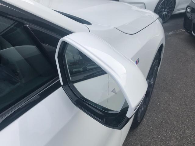 ５シリーズ ５２３ｄ　ｘＤｒｉｖｅツーリング　Ｍスポーツ　試乗車・２０インチＡＷ・コンフォートＤＰＫＧ　　ＡｐｐｌｅＣａｒＰｌａｙ・アンビエントライト・全方位カメラ・ヘッドＵＰディスプレイ・Ａサスペンション・純正ＴＶ・電動トランク・電動シート・ミラーＥＴＣ（19枚目）