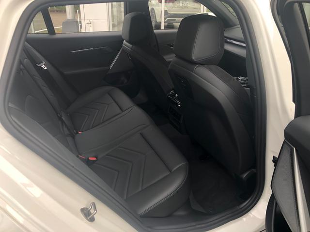 ５シリーズ ５２３ｄ　ｘＤｒｉｖｅツーリング　Ｍスポーツ　試乗車・２０インチＡＷ・コンフォートＤＰＫＧ　　ＡｐｐｌｅＣａｒＰｌａｙ・アンビエントライト・全方位カメラ・ヘッドＵＰディスプレイ・Ａサスペンション・純正ＴＶ・電動トランク・電動シート・ミラーＥＴＣ（20枚目）