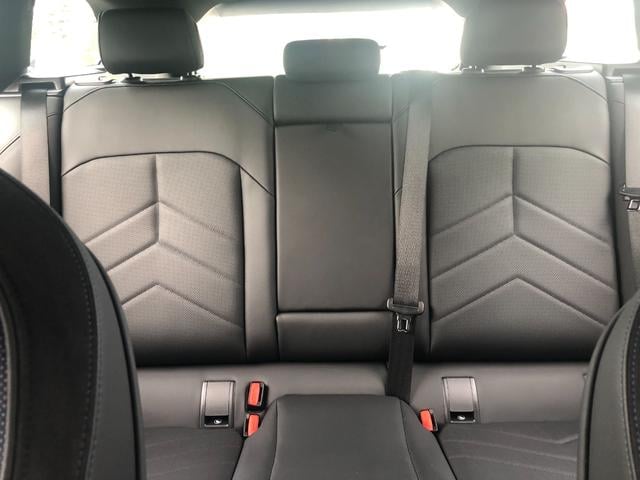 ５シリーズ ５２３ｄ　ｘＤｒｉｖｅツーリング　Ｍスポーツ　試乗車・２０インチＡＷ・コンフォートＤＰＫＧ　　ＡｐｐｌｅＣａｒＰｌａｙ・アンビエントライト・全方位カメラ・ヘッドＵＰディスプレイ・Ａサスペンション・純正ＴＶ・電動トランク・電動シート・ミラーＥＴＣ（24枚目）