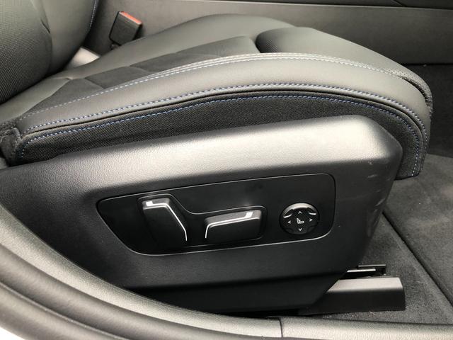 ５シリーズ ５２３ｄ　ｘＤｒｉｖｅツーリング　Ｍスポーツ　試乗車・２０インチＡＷ・コンフォートＤＰＫＧ　　ＡｐｐｌｅＣａｒＰｌａｙ・アンビエントライト・全方位カメラ・ヘッドＵＰディスプレイ・Ａサスペンション・純正ＴＶ・電動トランク・電動シート・ミラーＥＴＣ（40枚目）