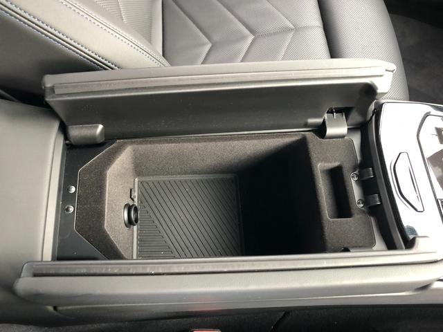 ５シリーズ ５２３ｄ　ｘＤｒｉｖｅツーリング　Ｍスポーツ　試乗車・２０インチＡＷ・コンフォートＤＰＫＧ　　ＡｐｐｌｅＣａｒＰｌａｙ・アンビエントライト・全方位カメラ・ヘッドＵＰディスプレイ・Ａサスペンション・純正ＴＶ・電動トランク・電動シート・ミラーＥＴＣ（43枚目）