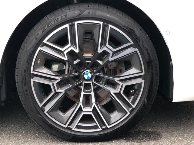 ５シリーズ ５２３ｄ　ｘＤｒｉｖｅツーリング　Ｍスポーツ　試乗車・２０インチＡＷ・コンフォートＤＰＫＧ　　ＡｐｐｌｅＣａｒＰｌａｙ・アンビエントライト・全方位カメラ・ヘッドＵＰディスプレイ・Ａサスペンション・純正ＴＶ・電動トランク・電動シート・ミラーＥＴＣ（64枚目）