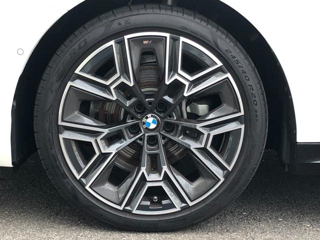 ５シリーズ ５２３ｄ　ｘＤｒｉｖｅツーリング　Ｍスポーツ　試乗車・２０インチＡＷ・コンフォートＤＰＫＧ　　ＡｐｐｌｅＣａｒＰｌａｙ・アンビエントライト・全方位カメラ・ヘッドＵＰディスプレイ・Ａサスペンション・純正ＴＶ・電動トランク・電動シート・ミラーＥＴＣ（65枚目）