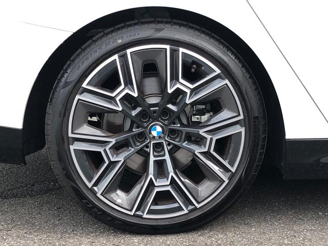 ５シリーズ ５２３ｄ　ｘＤｒｉｖｅツーリング　Ｍスポーツ　試乗車・２０インチＡＷ・コンフォートＤＰＫＧ　　ＡｐｐｌｅＣａｒＰｌａｙ・アンビエントライト・全方位カメラ・ヘッドＵＰディスプレイ・Ａサスペンション・純正ＴＶ・電動トランク・電動シート・ミラーＥＴＣ（67枚目）