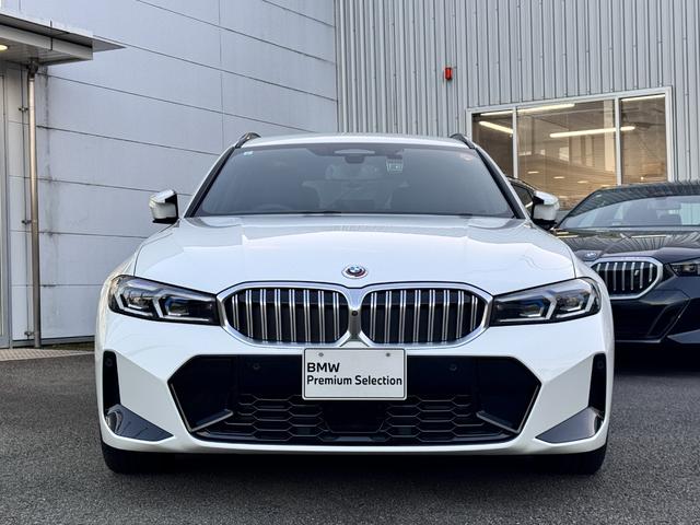 ３シリーズ ３２０ｉツーリング　Ｍスポーツ　仕入車両・コンフォートＰＫＧ・１８インチＡＷ・ＡｐｐｌｅＣａｒＰｌａｙ・アンビエントライト・全方位カメラ・ＨＵＤ・オートホールド・パドルシフト・電動リアゲート・電動シート・シートヒーター・ミラーＥＴＣ（7枚目）