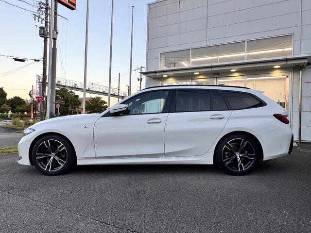 ３シリーズ ３２０ｉツーリング　Ｍスポーツ　仕入車両・コンフォートＰＫＧ・１８インチＡＷ・ＡｐｐｌｅＣａｒＰｌａｙ・アンビエントライト・全方位カメラ・ＨＵＤ・オートホールド・パドルシフト・電動リアゲート・電動シート・シートヒーター・ミラーＥＴＣ（10枚目）