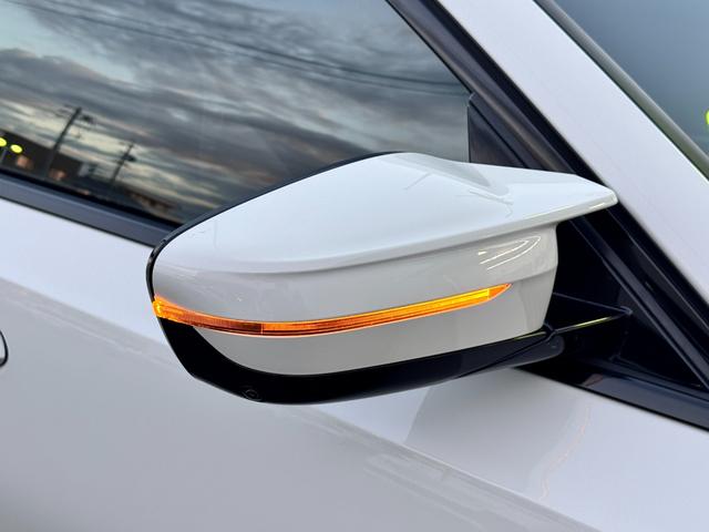 ３シリーズ ３２０ｉツーリング　Ｍスポーツ　仕入車両・コンフォートＰＫＧ・１８インチＡＷ・ＡｐｐｌｅＣａｒＰｌａｙ・アンビエントライト・全方位カメラ・ＨＵＤ・オートホールド・パドルシフト・電動リアゲート・電動シート・シートヒーター・ミラーＥＴＣ（23枚目）