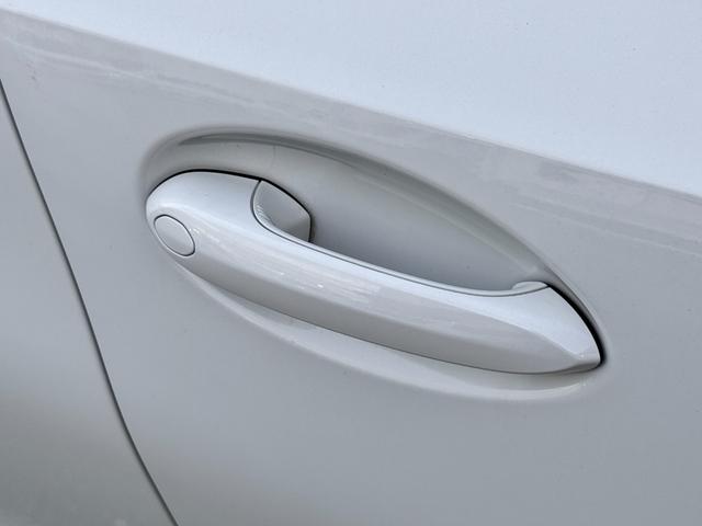３シリーズ ３２０ｉツーリング　Ｍスポーツ　仕入車両・コンフォートＰＫＧ・１８インチＡＷ・ＡｐｐｌｅＣａｒＰｌａｙ・アンビエントライト・全方位カメラ・ＨＵＤ・オートホールド・パドルシフト・電動リアゲート・電動シート・シートヒーター・ミラーＥＴＣ（25枚目）